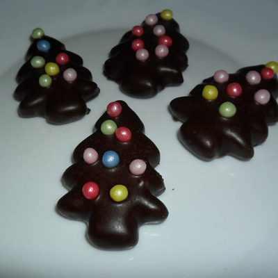 NEODOLJIVO SLATKO: Božićni čokoladni borovi