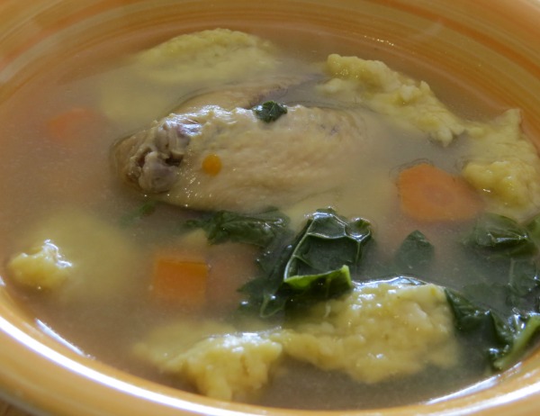 Pileća juha s knedlicama