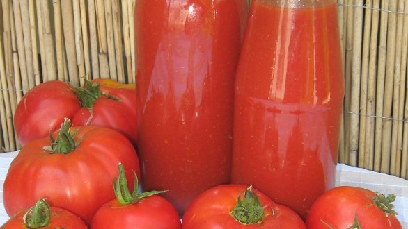Svježa i ukuhana rajčica