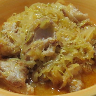 Sekeli gulaš: jednostavan zimski ručak od kiselog zelja i svinjetine