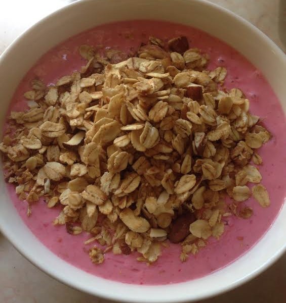 Granola s jogurtom za doručak