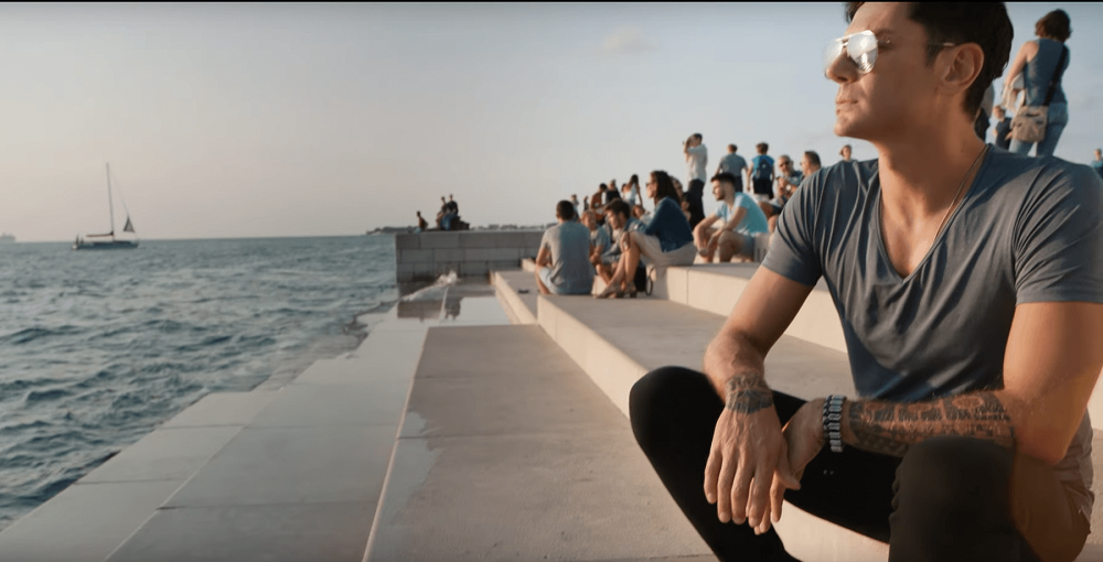 HTZ spot, pijanist Makism Mrvica na morskim orguljama u Zadru