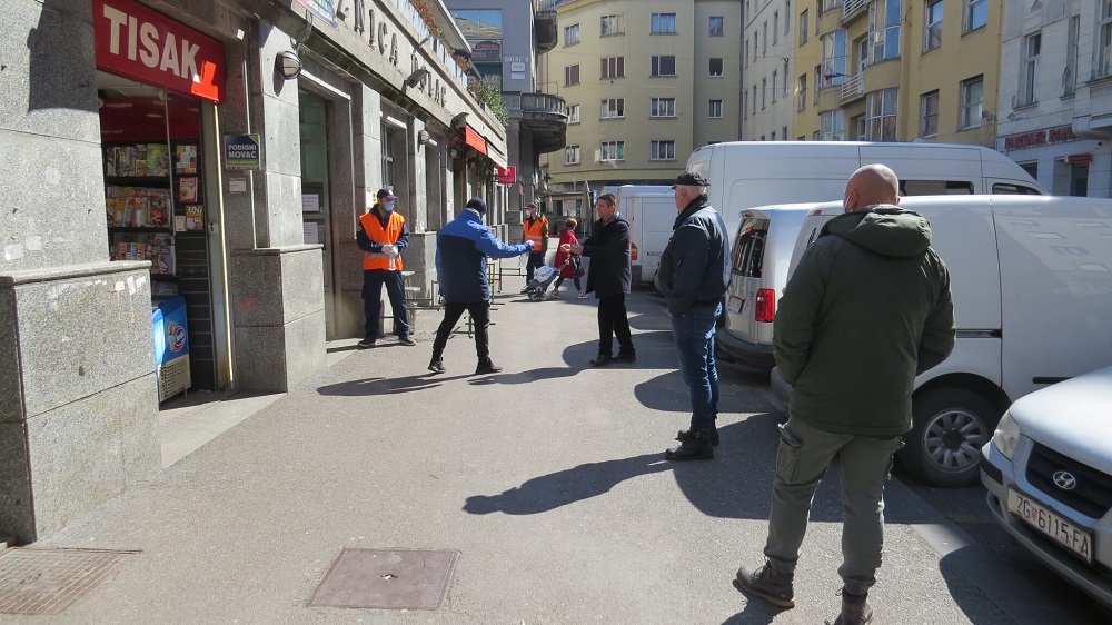 Potres i korona Zagreb Dezinfekcija ruku i kontroliran ulaz na Dolac