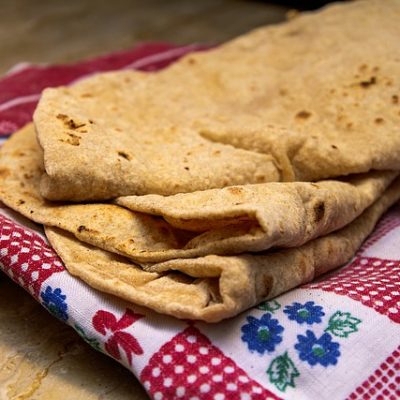 INDIJSKA VEGETARIJANSKA HRANA: Recepti za kruh chapati, juhu daal i varivo sabdji