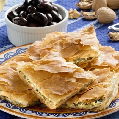 SPANAKOPITA: Grčka pita od špinata, koprive ili blitve i feta sira