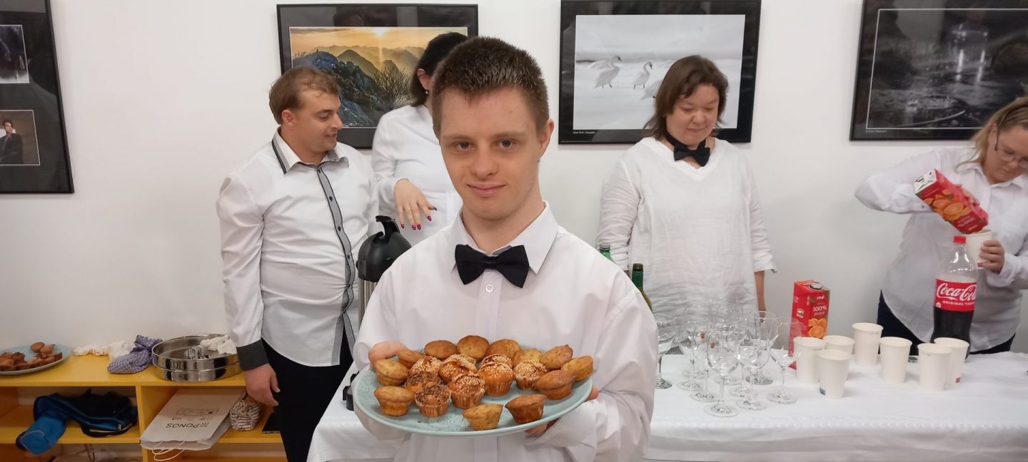 Kiki se obrazovao za pomoćnog konobara u okviru projekta Ponos Pučkog otvorenog učilišta u Zagrebu 