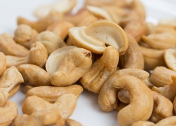 INDIJSKI ORAŠČIĆI: Zdravi orašasti plodovi u slatkom vrhnju, mljieku i raw torti indijski orascici Indijski oraščići