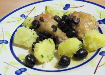 Piletina s crnim maslinama Piletina s crnim maslinama Piletina s crnim maslinama