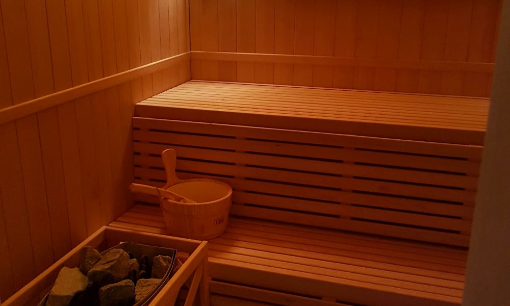 Finska sauna za petero