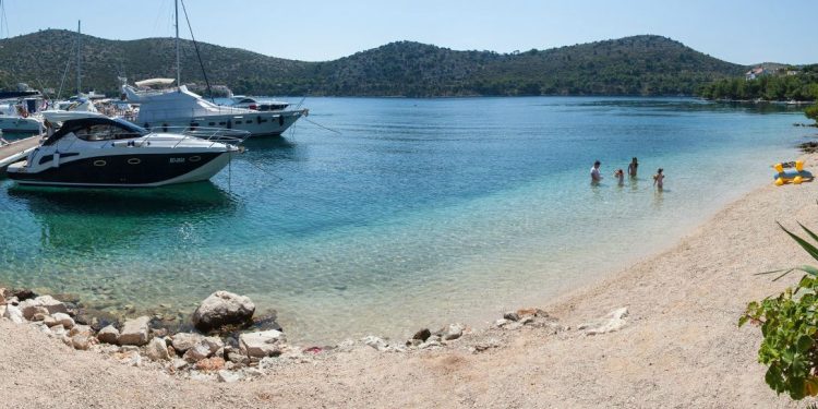 Plaža Skrivena luka