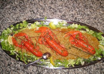 Jastog ili hlap na salatu i buzaru jastog buzara mamalu valun Hlap/jastog na buzaru sa špagetama