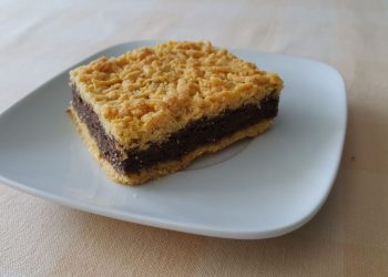 NEODOLJIVO SLATKO: Pita od rogača