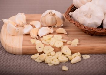 Češnjak za jačanje imuniteta: Recepti za tinkuturu i juhu wooden g9b82e23f7 1280 Češnjak za jačanje imuniteta zimi