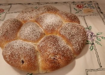 NEODOLJIVO SLATKO: Buhtle s pekmezom - fine, meke, tople Buhtle s pekmezom Buhtle s pekmezom