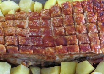 Carsko meso s kožicom hrskavom poput čipsa (FOTO) Carsko 25 sata Pečeno carsko meso nakon 2,5 sata pečenja