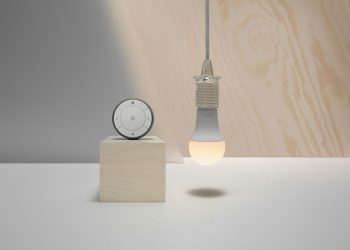 IKEA pametne žarulje koje se prigušuju, gase i prilagođavaju IKEA pametna rasvjeta daljinski upravljac i LED zarulja IKEA pametna rasvjeta - daljinski upravljač i LED žarulja