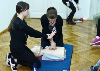 Besplatna edukacija: Oživljavanje kod srčanog zastoja eduakcija prva pomoc Edukacija, oživljavanje nakon srčanog zastoja