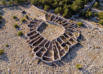 BESPLATNA RADIONICA: Naučite tehniku gradnje suhozida na Krku Mrgari kod Baske na krku TZ Baska Cvjetni mrgari kod Baške na Krku