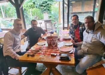 Miliša s prijateljima na čobancu u restoranu Citadela u Baranji