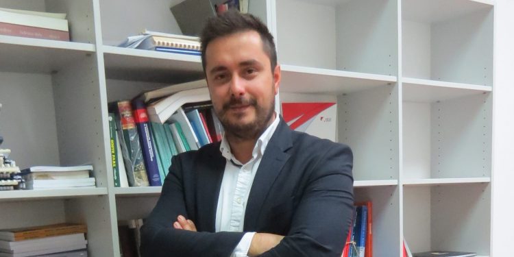 Doc. dr. sc. Erik Brezovec na Fakultetu hrvatskih studija / Snimio: Mladen Gerovac