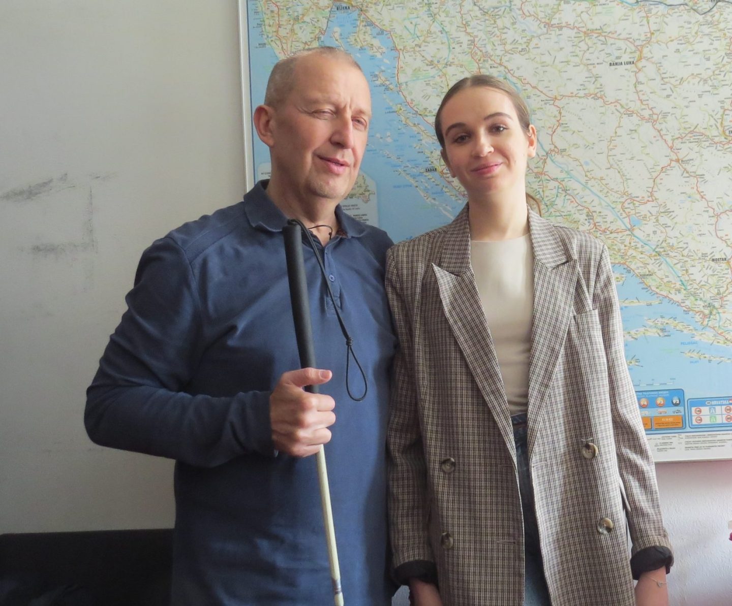 ŽELJKO BRDAL: Slijepi profesor povijesti i planinar i razbijač predrasuda prema osobama s invaliditetom IMG 6327 Profesor Brdal sa radnom asistenticom Marijom Marjanović / Snimio: Mladen Gerovac