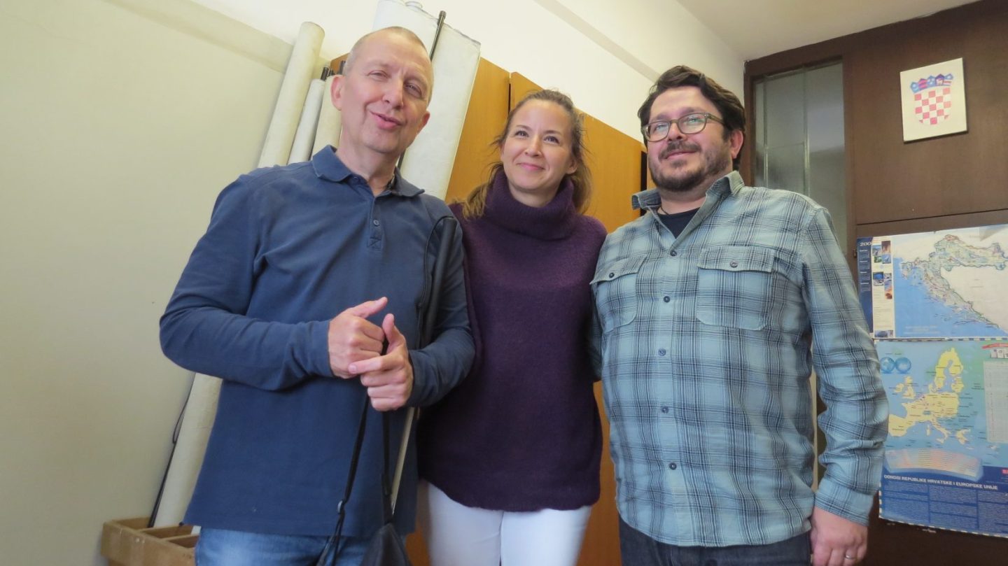 ŽELJKO BRDAL: Slijepi profesor povijesti i planinar i razbijač predrasuda prema osobama s invaliditetom IMG 6357 Željko Brdal, Ema Tičić i Marin Botteri - kolege iz I. OŠ Dugave / Snimio: Mladen Gerovac