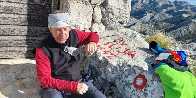 ŽELJKO BRDAL: Slijepi profesor povijesti i planinar i razbijač predrasuda prema osobama s invaliditetom Zeljko Brdalna na Biokovu Željko Brdal na Sv. Iliji na Biokovu / Izvor fotografije: HPD Sv. Jure Zagvozd