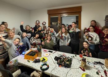 Vukovarski roditelji djece s teškoćama u razvoju razbijaju predrasude: "Naša djeca imaju što pokazati i reći" Mali veliki heroji Tko se boji sutra jos Vesele božićne radionice u vukovarskoj udruzi "Tko se boji sutra još?"/ Izvor: arhiva udruge