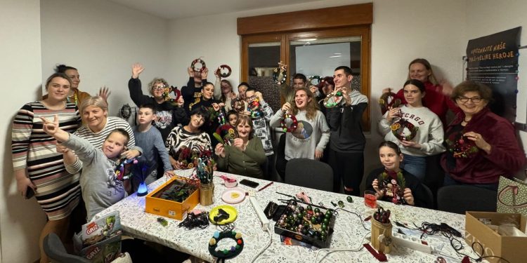 Vesele božićne radionice u vukovarskoj udruzi "Tko se boji sutra još?"/ Izvor: arhiva udruge
